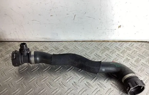 Engine coolant pipe/hose