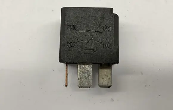 Mercedes-Benz E W211 Other relay 4RA00779100 A0025421319