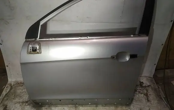 Chevrolet Captiva Front door pilkos