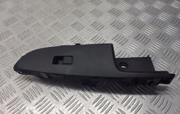 Mazda 2 Electric window control switch D65166370