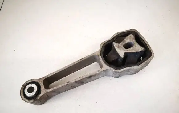 Volvo S80 Engine mount bracket