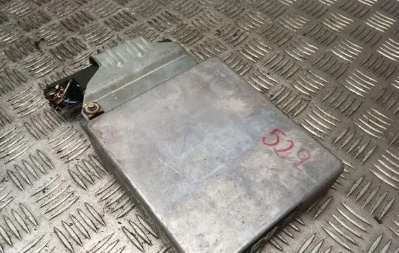 Ford Focus Engine control unit/module 1M5FGB 225041