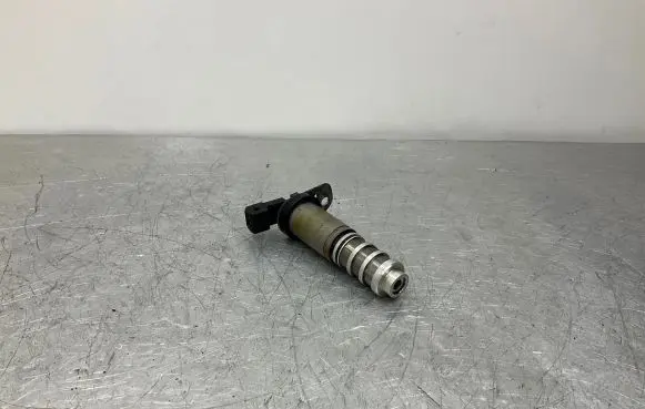 BMW 5 F10 F11 Camshaft vanos timing valve 8605123