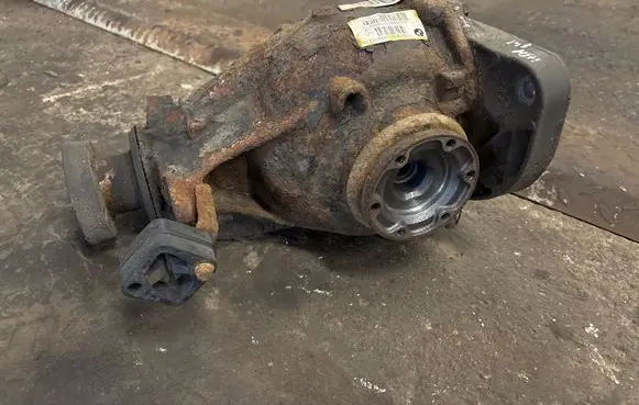 BMW 5 E60 E61 Rear differential 7570472 9007062605180002 19691350E