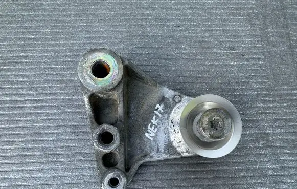 Nissan Patrol Y61 Generator/alternator belt tensioner 117502W200