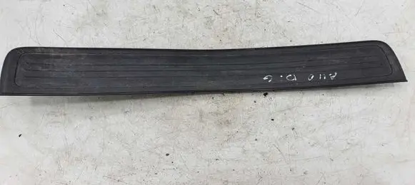 Honda CR-V Rear sill trim cover 84212SWAA