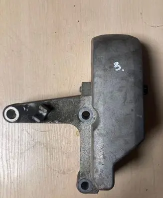 Volvo XC90 Engine mounting bracket 30680710