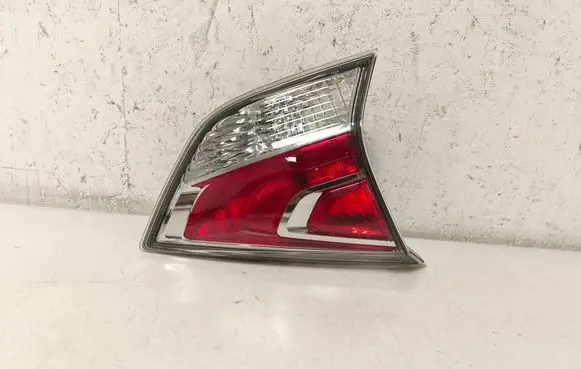 Nissan X-Trail T32 Tailgate rear/tail lights 265554CA1B