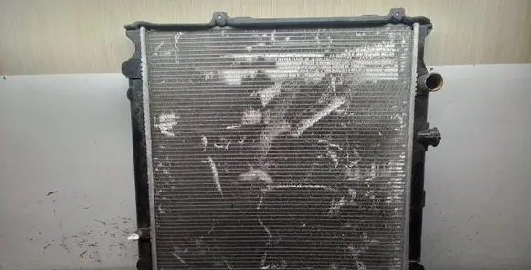 Toyota Land Cruiser (HDJ90) Coolant radiator