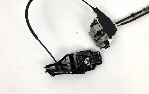 Chrysler Pacifica Front door lock 04589916AF