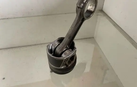 Audi Q2 - Piston with connecting rod 
