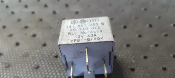 Audi TT Mk1 Other relay 141951253B 20240072