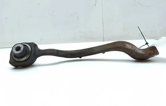 Mercedes-Benz E W212 Front lower control arm/wishbone A21204