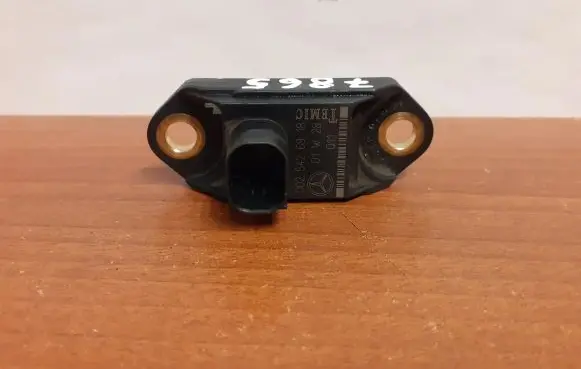 Mercedes-Benz S W220 Airbag deployment crash/impact sensor 0025426918 7865