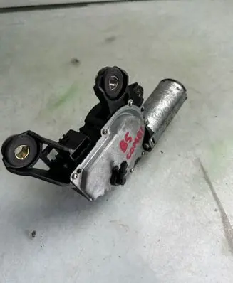 Volkswagen PASSAT B5 Rear window wiper motor 1J6955711B 404425 010110215