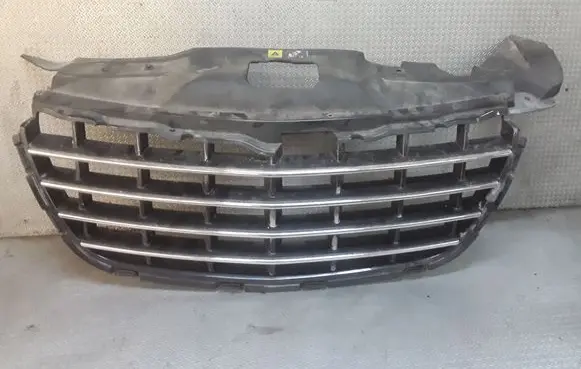 Chrysler Pacifica Front bumper upper radiator grill 04857631AA