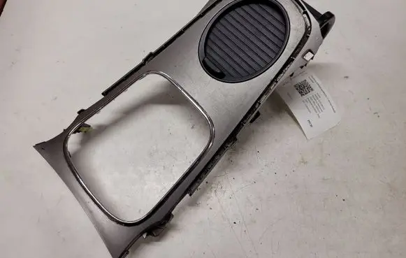 Cup holder front