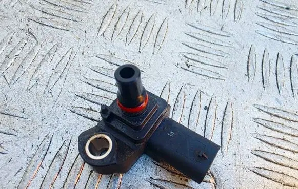 BMW 2 F22 F23 Air pressure sensor 8637898