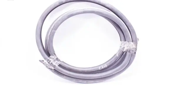 BMW 5 E60 E61 Rear door rubber seal (on body) 7033776