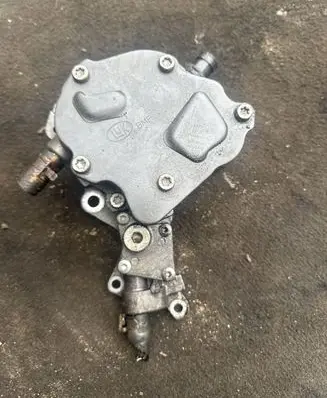 Volkswagen PASSAT B6 Vacuum pump