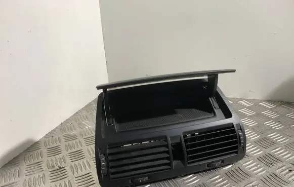 Skoda Octavia Mk2 (1Z) Dash center air vent grill 1Z0820951