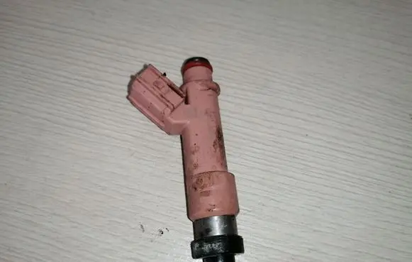 Toyota Yaris Fuel injectors set 2325021091