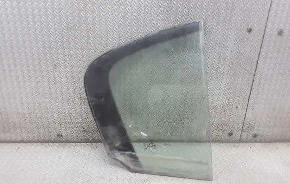 Volkswagen Jetta V Rear vent window glass 43R00081