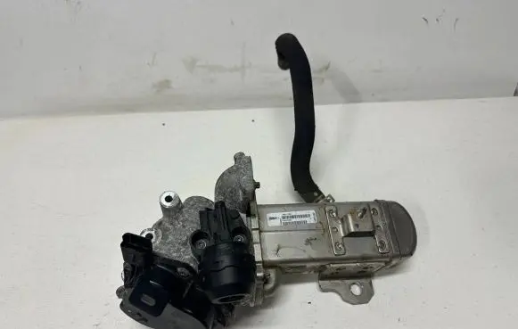 Ford Focus EGR valve cooler V29004027 MM111BL