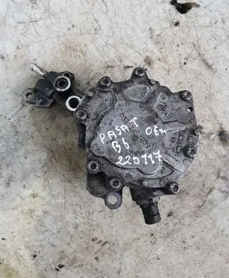 Volkswagen PASSAT B6 Vacuum pump 038145209