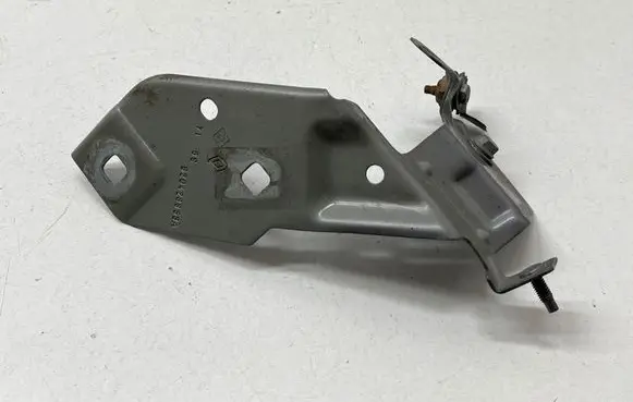 Renault Captur Fender mounting bracket 620428853A