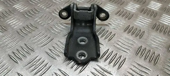 Chevrolet Captiva Front door upper hinge 