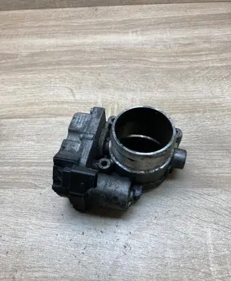 Audi A6 S6 C6 4F Throttle body valve 4E0145950D