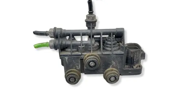Land Rover Discovery 3 - LR3 Air suspension valve block RVH000055 301GF4 PA66