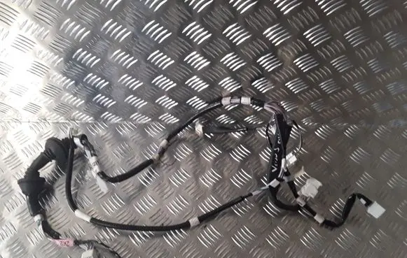 Toyota Verso-S Front door wiring loom 8215252K20