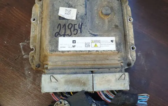 Opel Astra J Engine control unit/module ECU 98113173 mb2758008167
