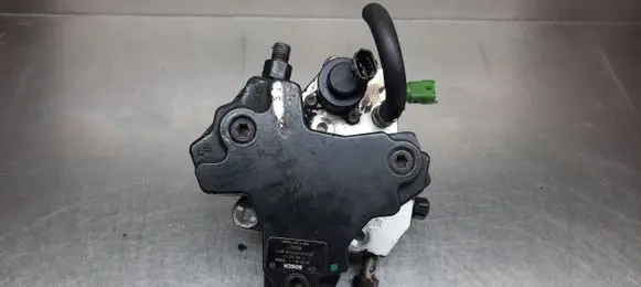 Volvo S60 Fuel injection high pressure pump 8692521
