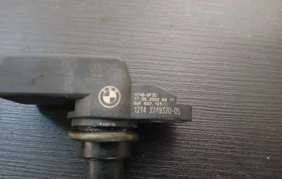 BMW 5 E39 Camshaft position sensor 2249320
