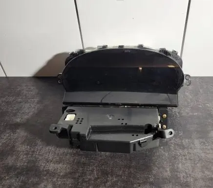 Toyota Yaris Speedometer (instrument cluster) 8380052610 4573000890