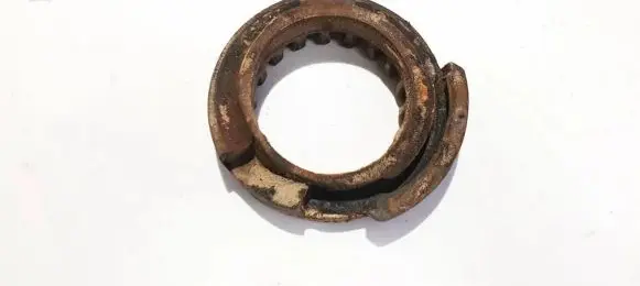 Audi A4 S4 B5 8D Front coil spring rubber mount 357512149a