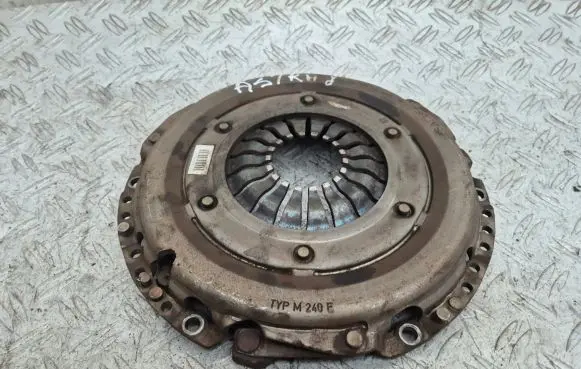 Opel Astra J Pressure plate 55572221 M240E