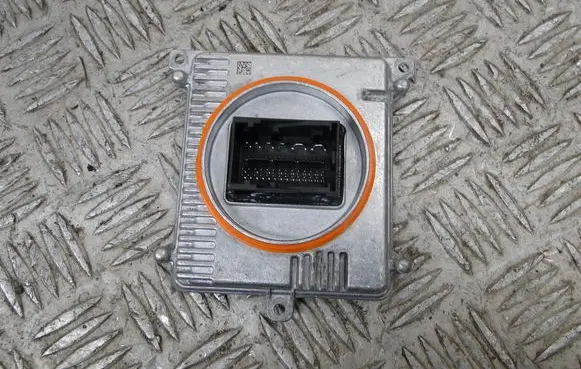 Volkswagen PASSAT B9 Headlight ballast module Xenon 