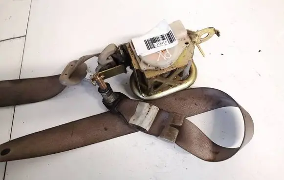 Nissan Quest Front seatbelt g033