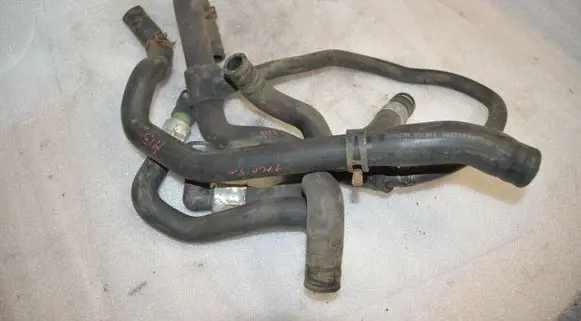 Jaguar S-Type Engine coolant pipe/hose XR8318K579