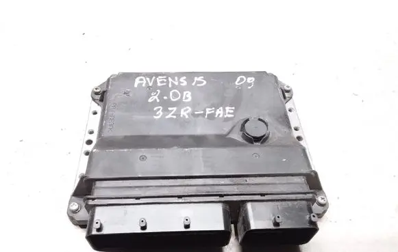 Toyota Avensis T270 Engine control unit/module 8966105E41