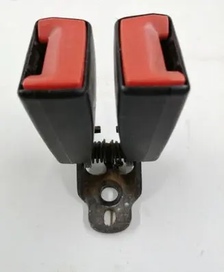 Middle seatbelt buckle (rear)