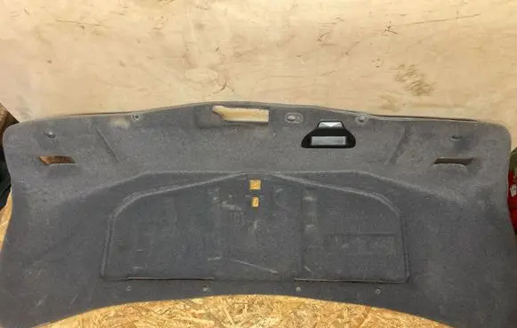 BMW 8 E31 Tailgate trim 