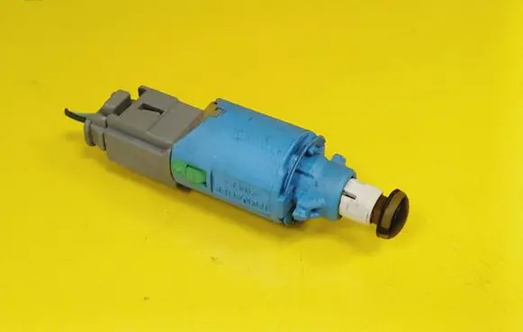 Renault Scenic II - Grand scenic II Brake pedal sensor switch 8200168239B