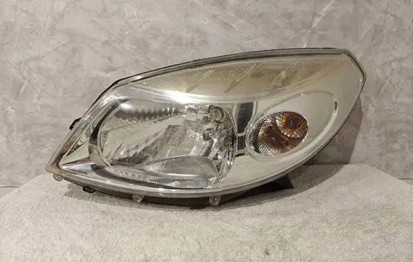 Dacia Sandero Headlight/headlamp NPMD60HG
