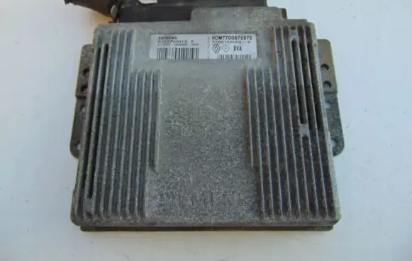 Renault Megane I Engine control unit/module 7700870572