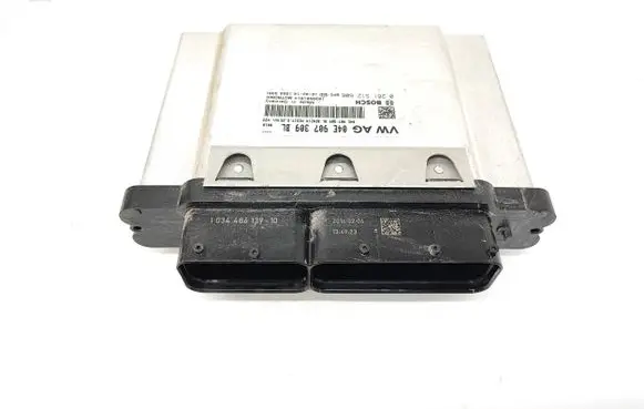 Volkswagen Golf VII Engine control unit/module 04E907309BL 0261S12606